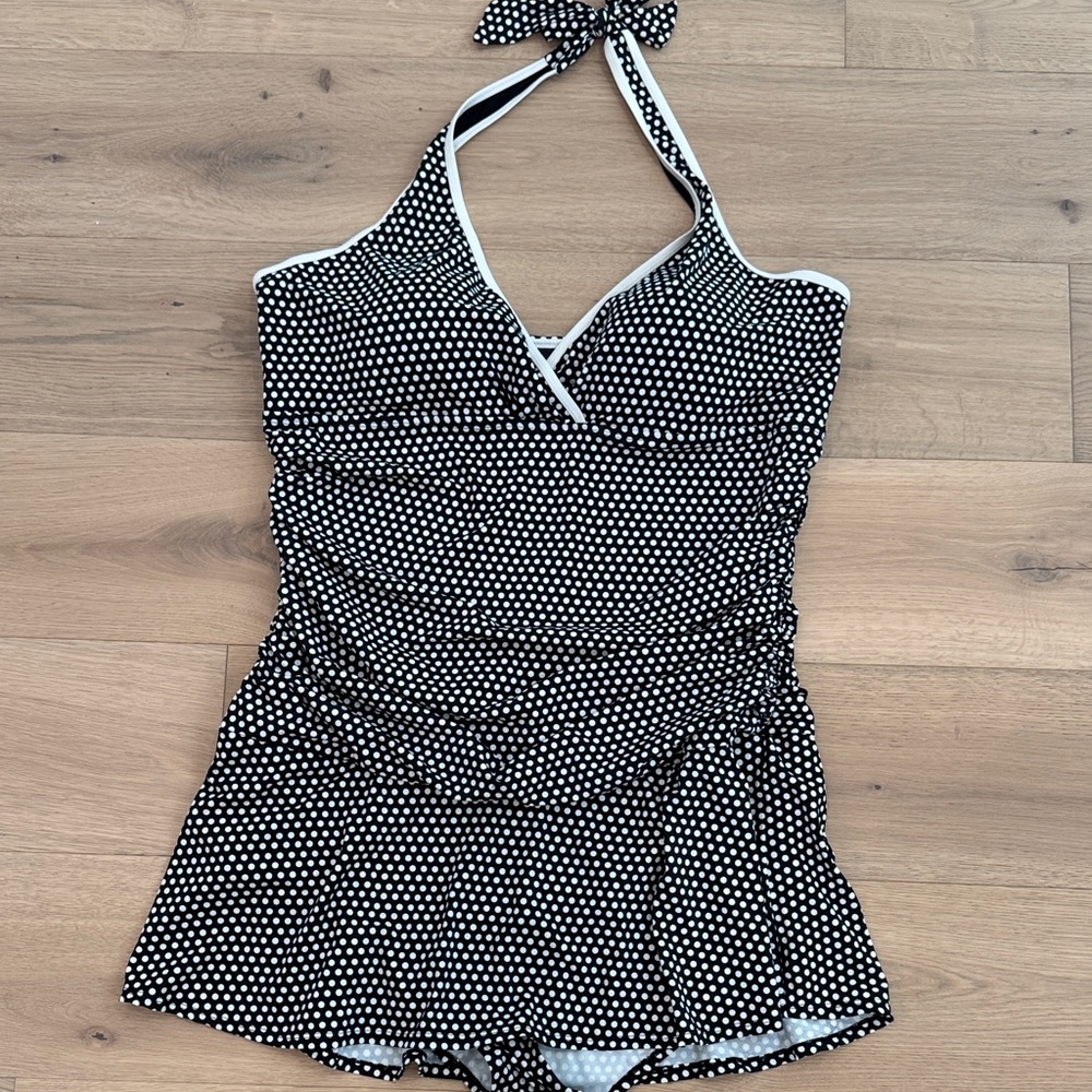 NWOT Jaclyn Smith Swim Suit Dress Black White Polkadot Women's 24W Flowy Skirt
